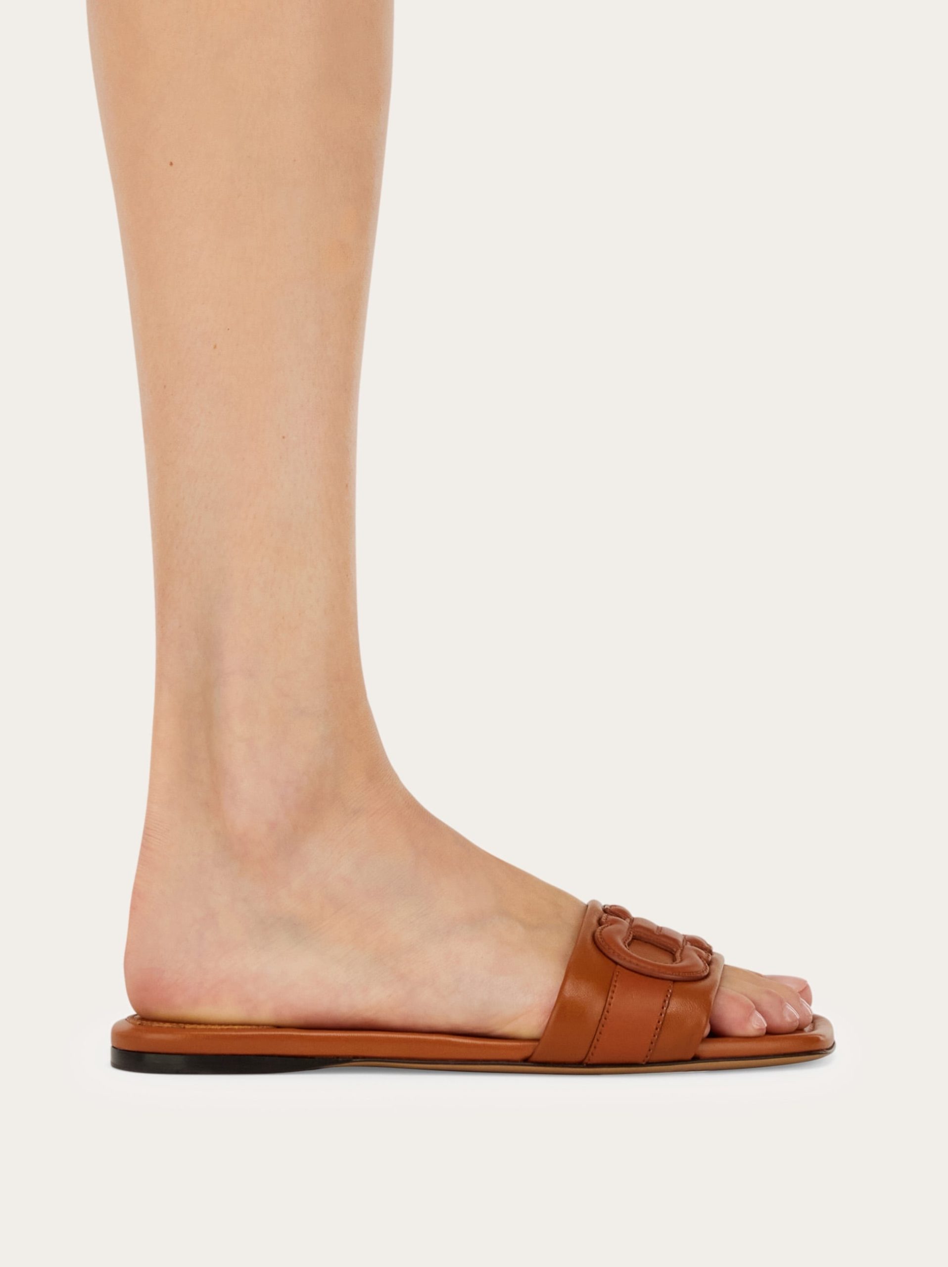 Ferragamo Flat slide with Gancini ornament - Image 2